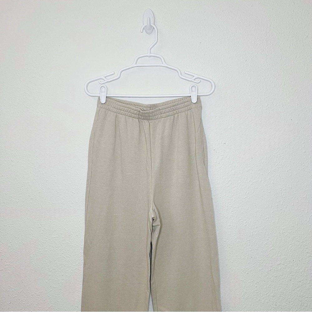 (Sold) H&M Beige Relaxed Fit Joggers Taupe Sweatpants Oversized Loungewear - Picture 3 of 9